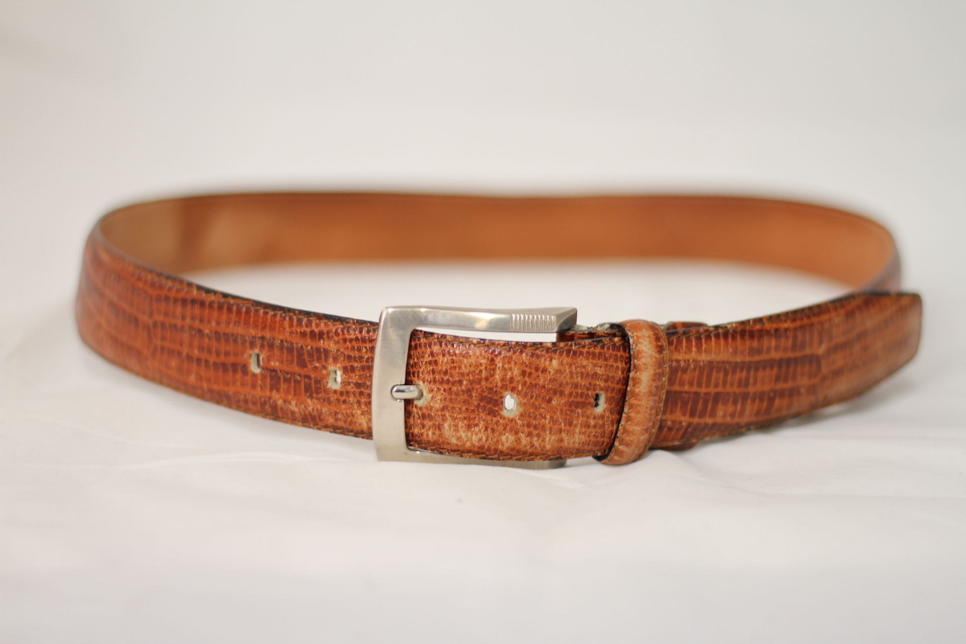 BULGARI GENIUINE LEATHER BELT, Colour : BROWN, AGE: UNKNOWN, SIZE: UK48, CONDITION GRADE: 2 GOOD *