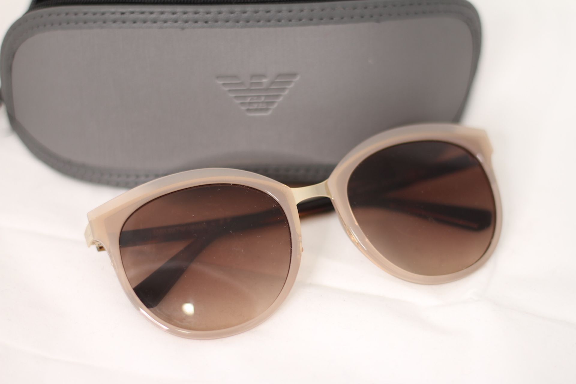 EMPORIO ARMANI LADIES SUNGLASSES AND CASE, Colour : SALMON PINK TORTOISESHELL, AGE: UNKNOWN, SIZE: - Image 2 of 2