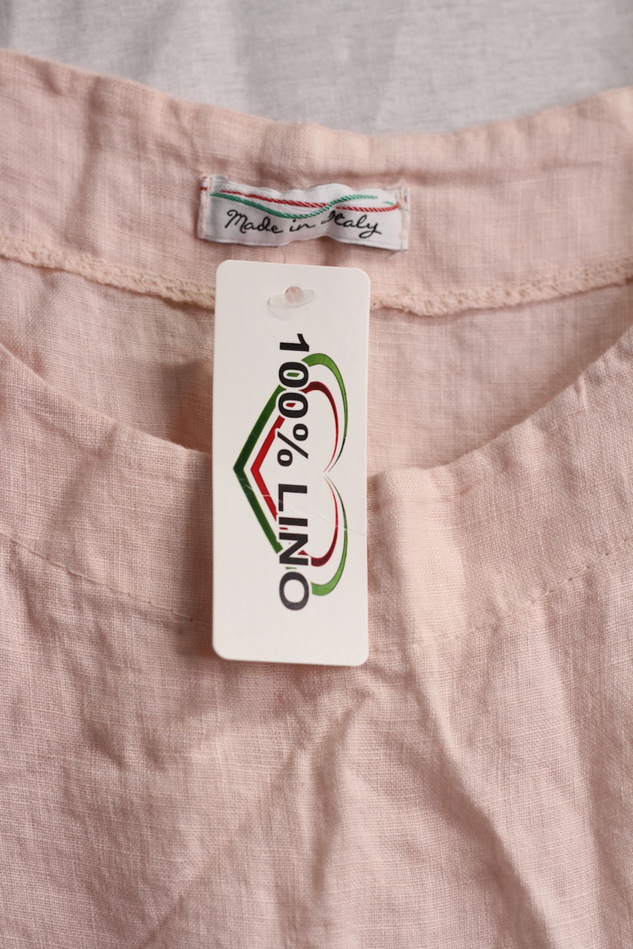 MADE IN ITALY LINEN DRESS NEW WITH LABELS, Colour : PINK, AGE: UNKNOWN, SIZE: UNKNOWN, CONDITION - Image 3 of 3