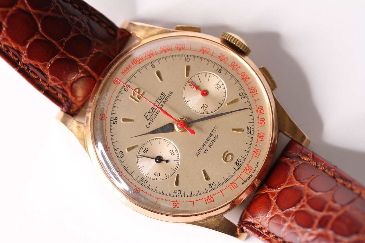 VINTAGE 1950S EXACTUS CHRONOGRAPH, circular dial, twin register, red center seconds, dagger and