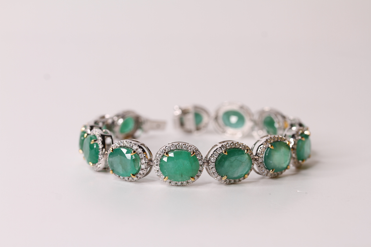 Natural Emerald & Diamond Bracelet, set with 13 oval cut emeralds totalling 33.74ct, 288 round - Image 2 of 5