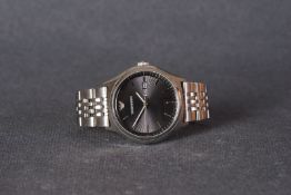 GENTLEMENS EMPORIO ARMANI DAY DATE WRISTWATCH, circular black textured dial with silver hour markers