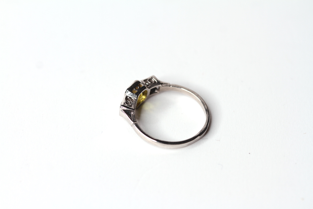 Yellow Sapphire & Diamond 3 Stone Ring, yellow sapphire approximately 1.15ct, diamonds totalling - Image 2 of 3
