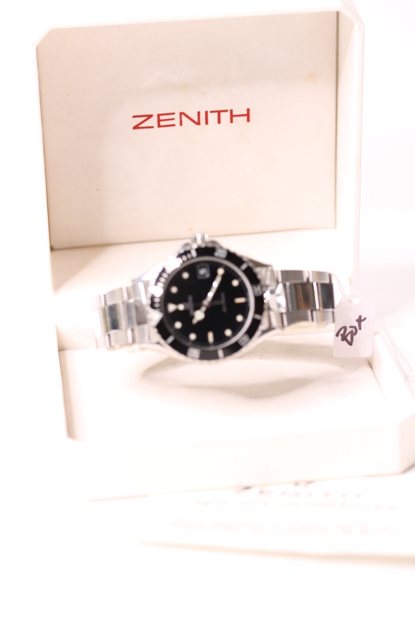 VINTAGE ZENITH AUTOMATIC DIVER REFERENCE 02.0210.462 WITH BOX AND ZENITH SERVICE CARD CIRCA 1981, - Image 2 of 5