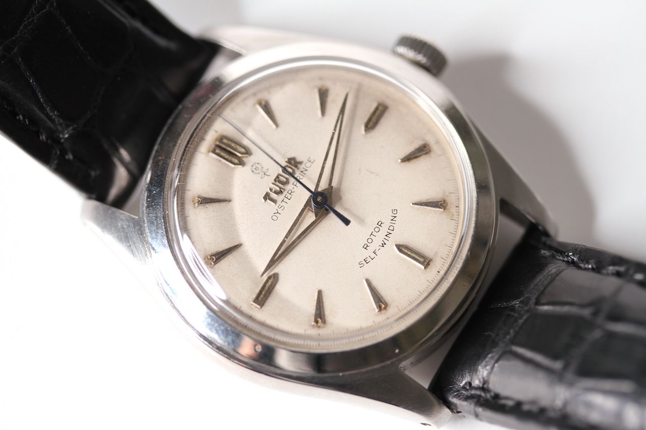 VINTAGE 1960s TUDOR OYSTER PRINCE REF 7809, circular white dial, silver arrow head hour markers, - Image 2 of 3