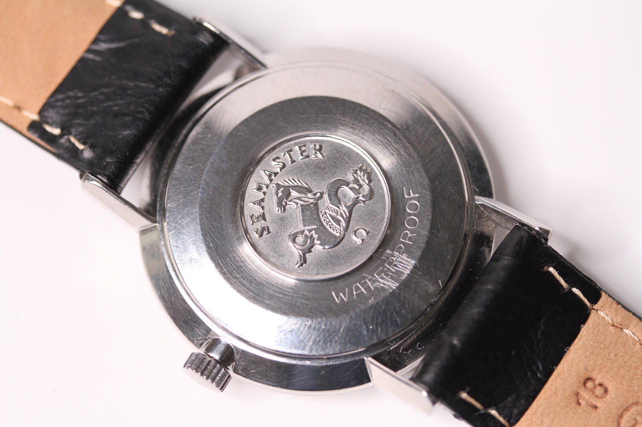 VINTAGE OMEGA SEAMASTER DRESS WATCH, circular dial, silver baton hour markers, 34mm stainless - Image 2 of 2