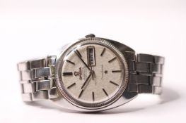 VINTAGE OMEGA AUTOMATIC CHRONOMETER CONSTELLATION REFERENCE 168.029, silver satin dial, baton hour
