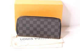 Louis Vuitton Zippy Wallet Vertical, damier graphite canvas, 12 card slots, 2 additional business