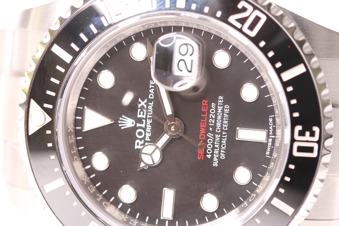 SPECIAL ROLEX ANNIVERSARY SEA-DWELLER 43 REFERENCE 126600 FULL SET 2017, Black MK1 dial with - Image 3 of 11