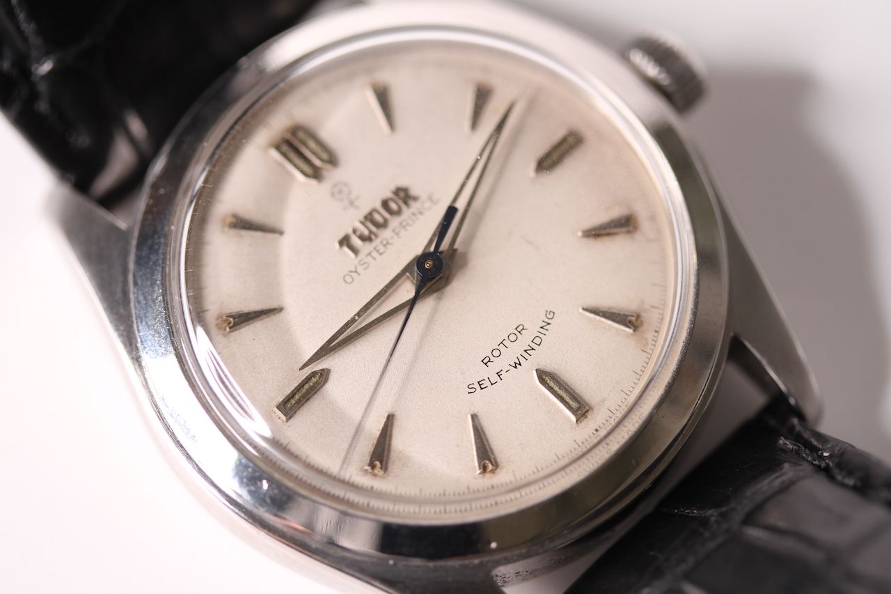 VINTAGE 1960s TUDOR OYSTER PRINCE REF 7809, circular white dial, silver arrow head hour markers,