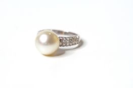 Cultured Akoya Pearl & Diamond Ring, set with 1 cultured akoya pearl and 56 round brilliant cut