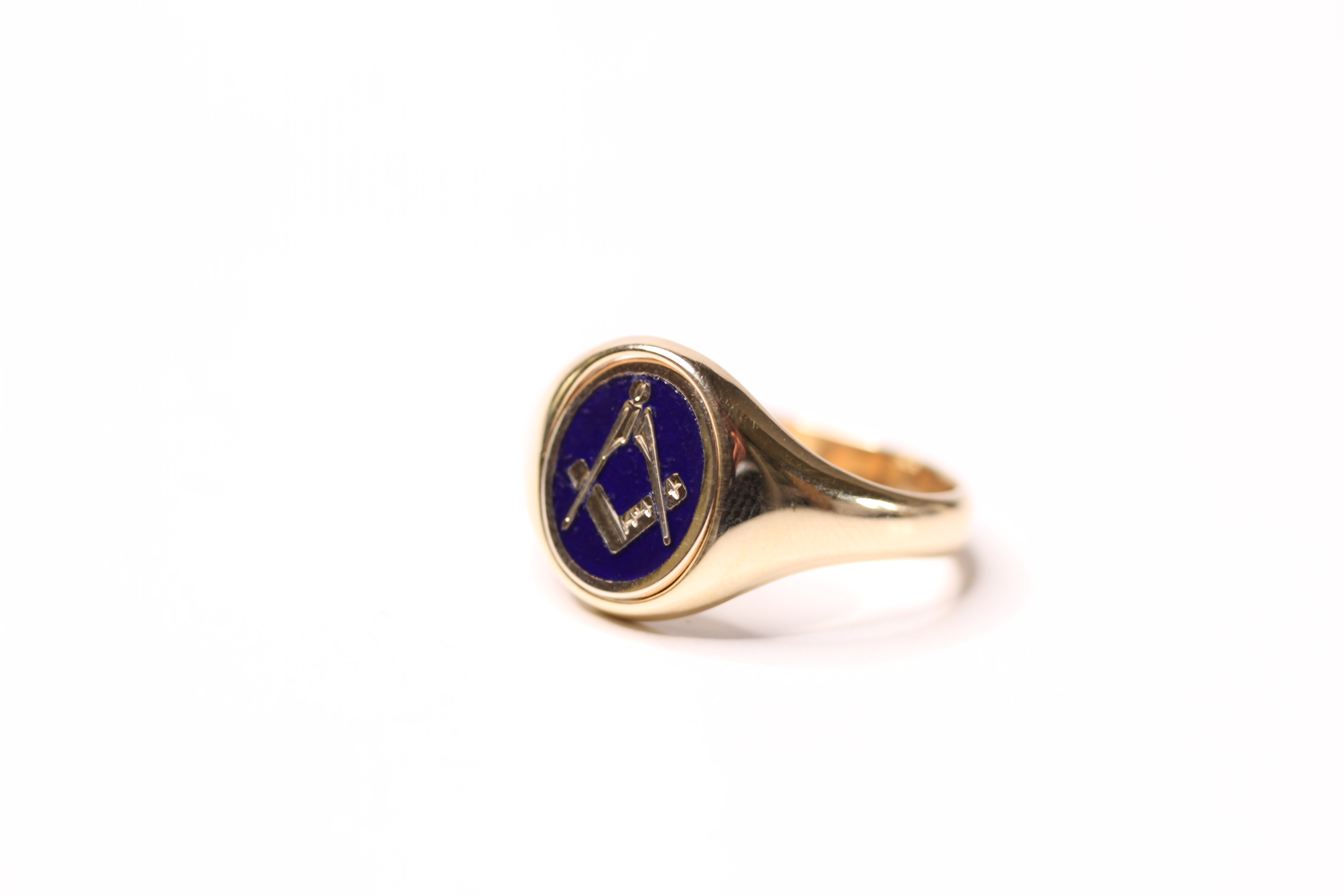 *TO BE SOLD WITHOUT RESERVE*Gentleman's 9ct Yellow Gold Masonic Ring