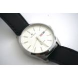 *TO BE SOLD WITHOUT RESERVE* GENTLEMENS ACCURIST WRIST WATCH WITH BOX AND PAPERS, circular white