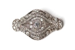 Fine Edwardian 2.50ct Diamond Brooch, central brilliant cut diamond, mounted within an old and