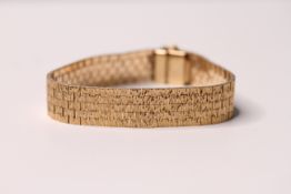 *TO BE SOLD WITHOUT RESERVE*Heavy vintage 9ct bark effect bracelet, approx 34.7g gross