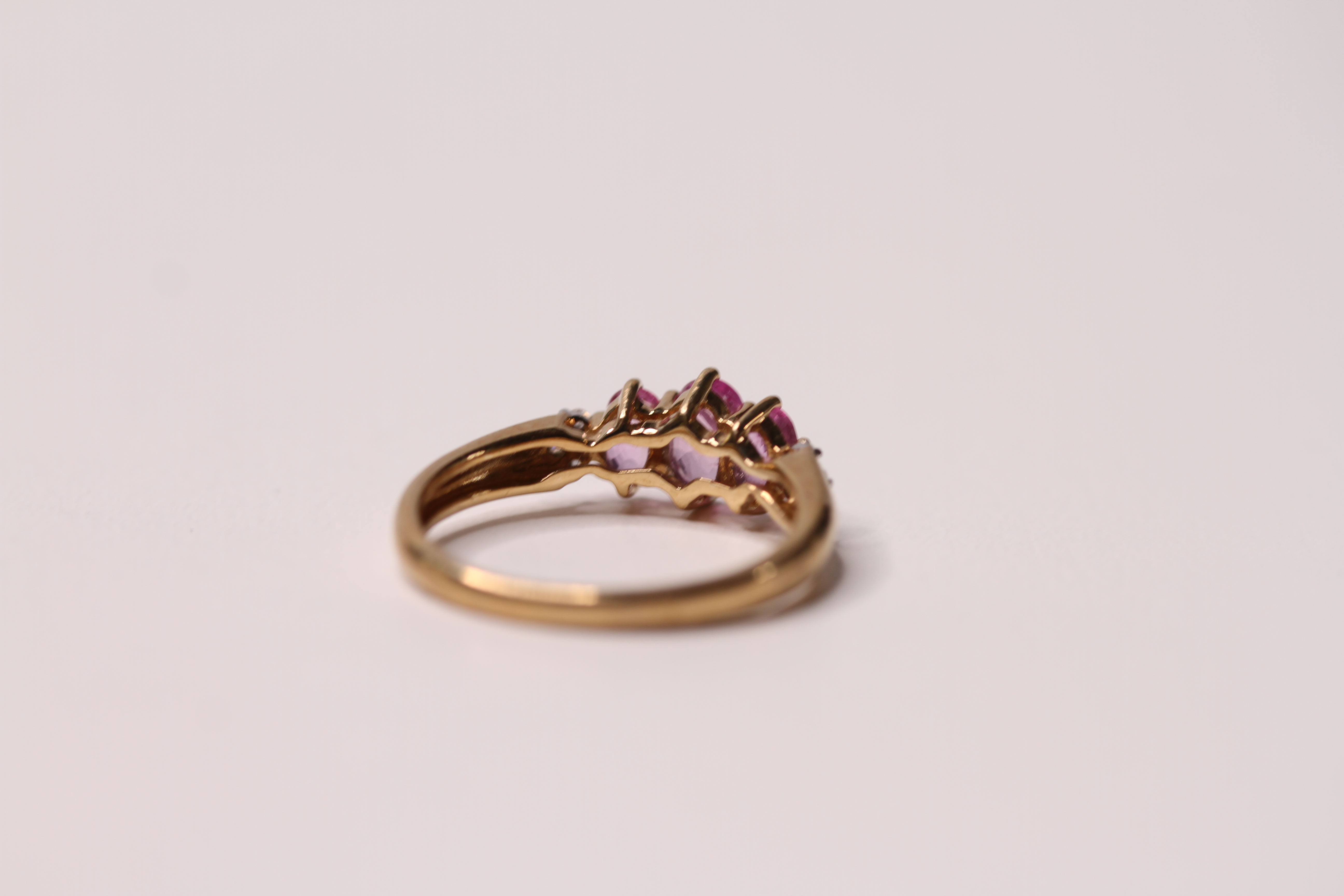 *TO BE SOLD WITHOUT RESERVE*Pink sapphire and diamond ring, three oval cut pink sapphires with three - Image 2 of 2