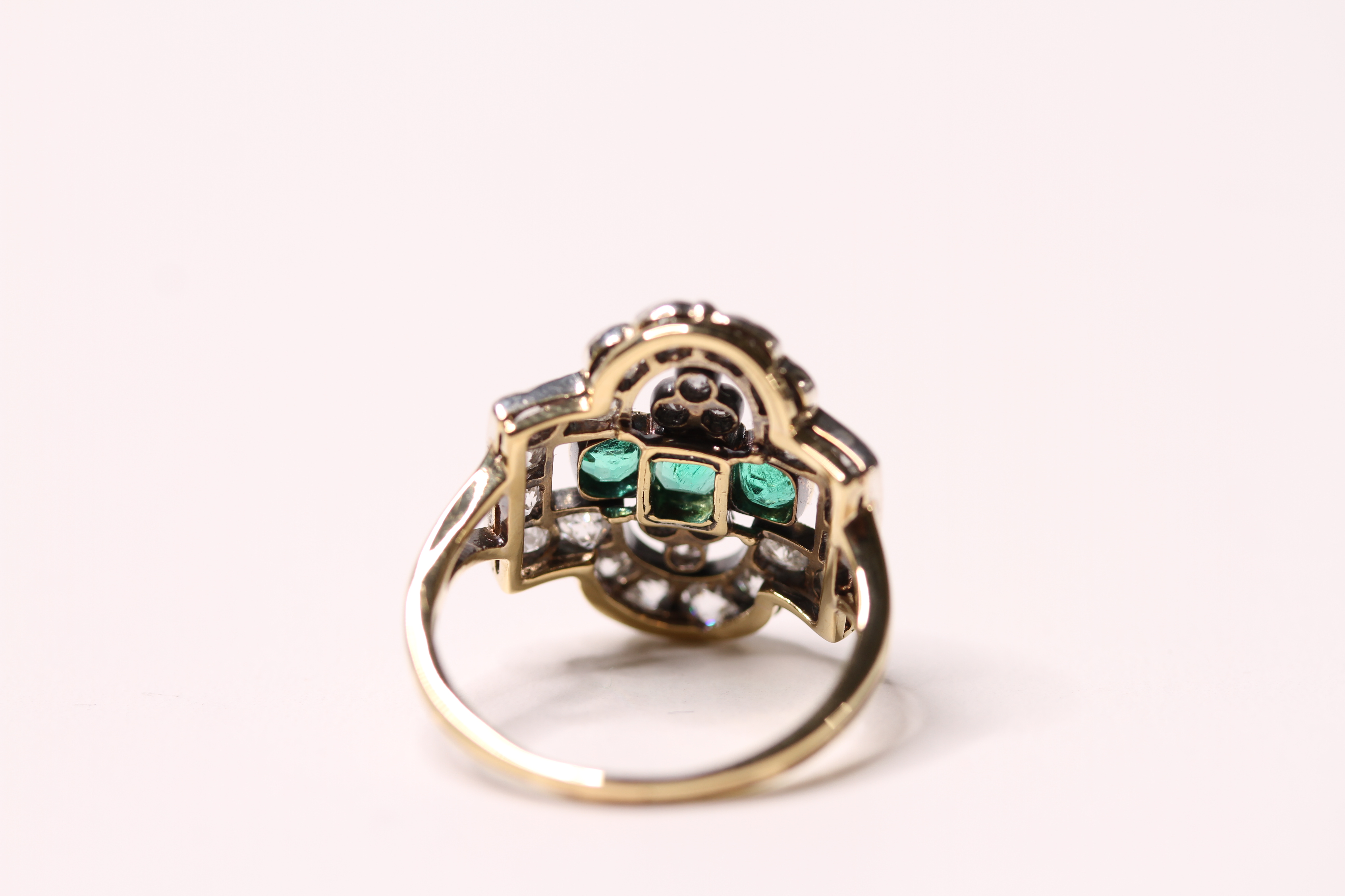 *TO BE SOLD WITHOUT RESERVE*Antique Emerald & Diamond Dress Ring, set with three emerald cut - Image 3 of 3