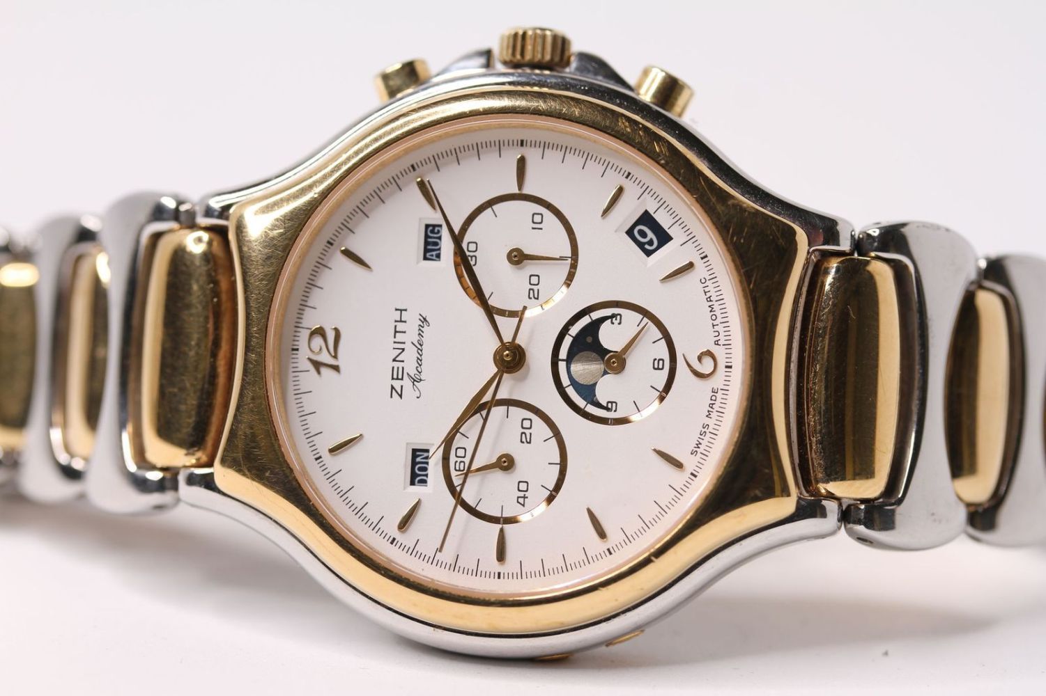 RARE GENTS ZENITH ACADEMY CHRONOGRAPH CALENDAR MOONPHASE STEEL AND GOLD WRISTWATCH, circular white - Image 2 of 2