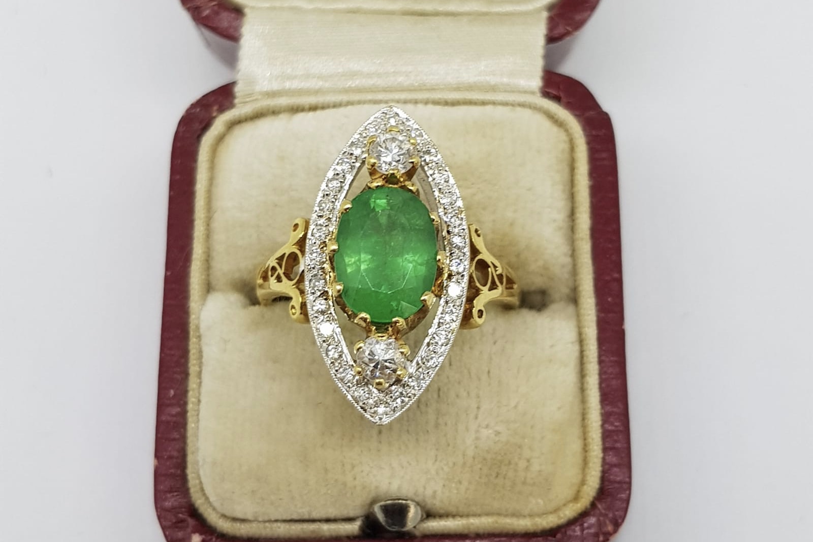 Emerald & Diamond Marquise Shaped Ring, set with a central oval emerald inside a diamond open - Image 4 of 4