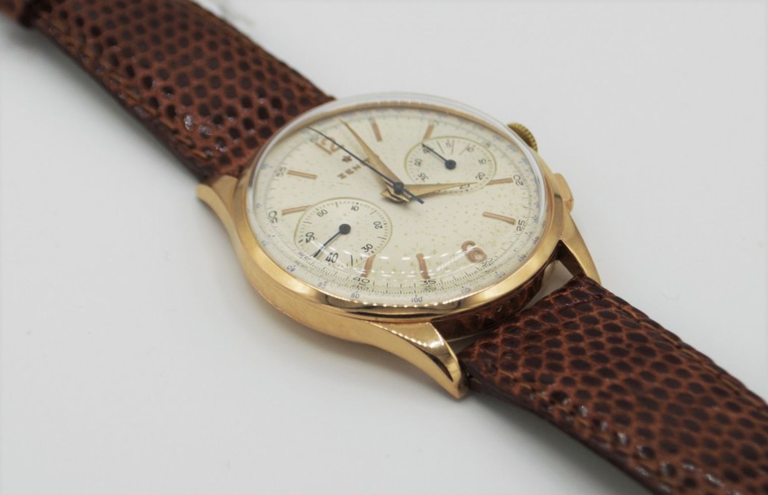 ZENITH JUMBO CHRONOGRAPH IN 18CT PINK GOLD CIRCA 1956. SERIAL 143831, REFERENCE 19518, ZENITH CAL. - Image 3 of 8