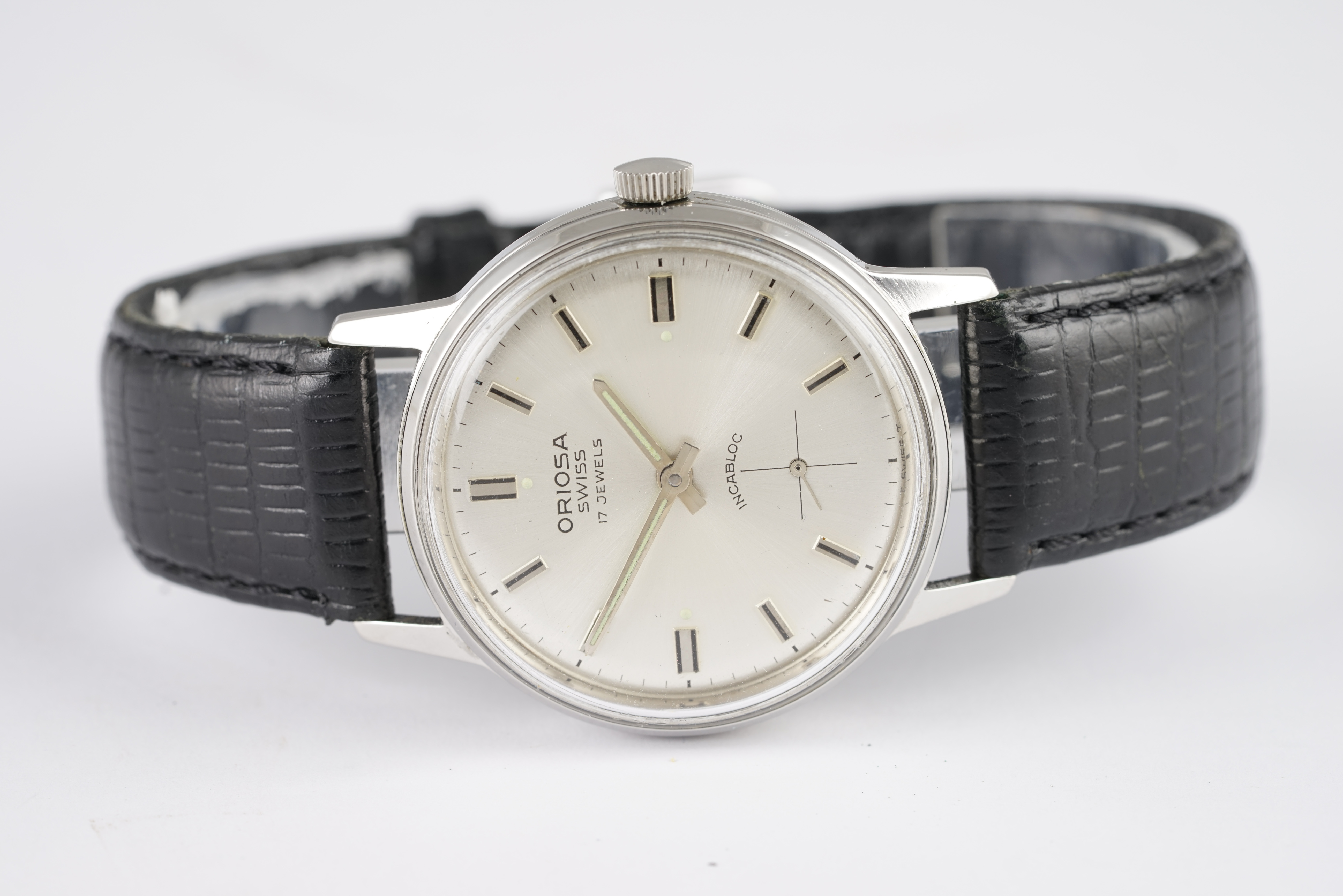 GENTLEMENS ORIOSA WRISTWATCH CIRCA 1960, circular silver dial with applied hour markers and hands,