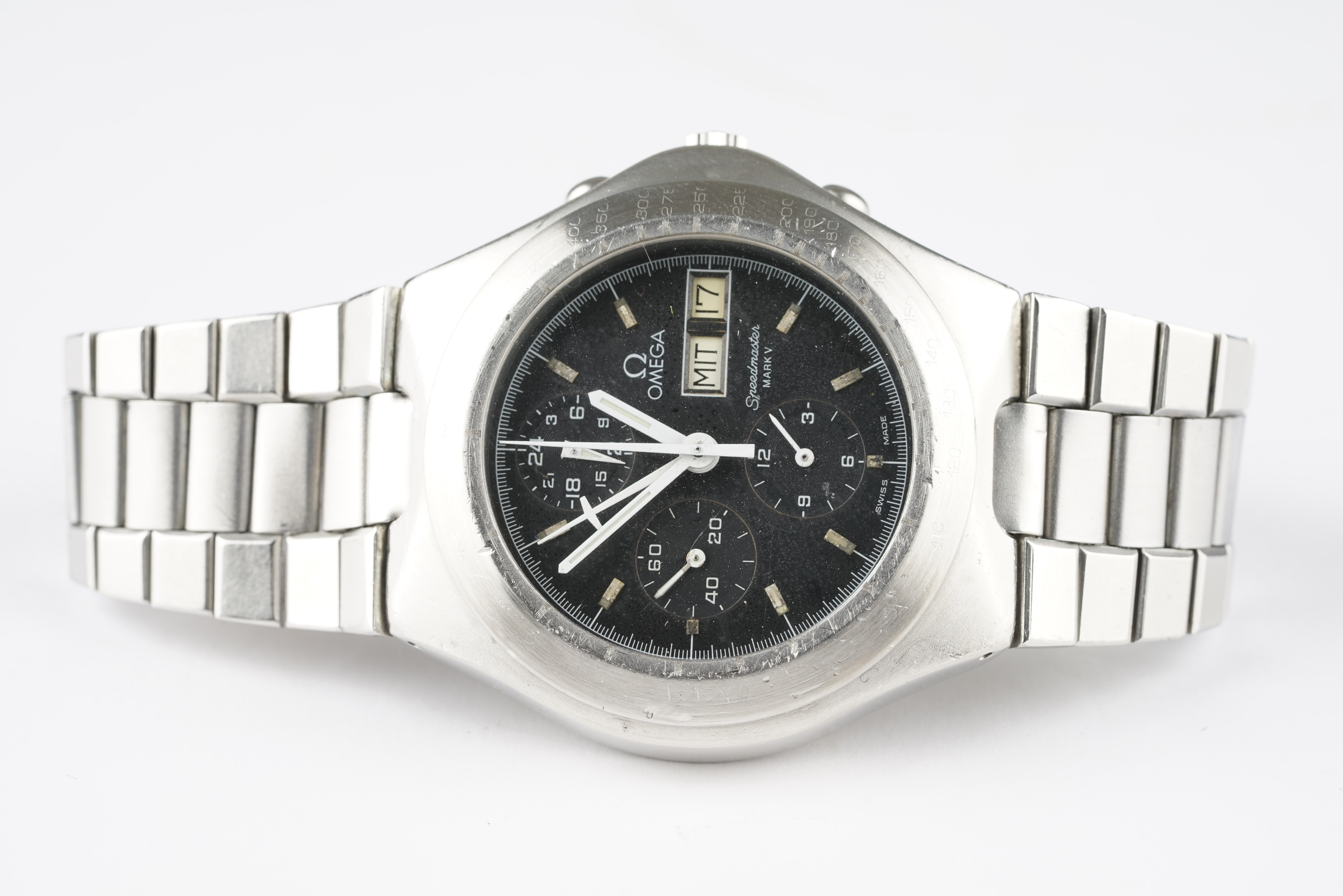 GENTLEMENS OMEGA SPEEDMASTER TEUTONIC MARK V CAL. 1045 HOLY GRAIL WRISTWATCH REF. 3760806 CIRCA