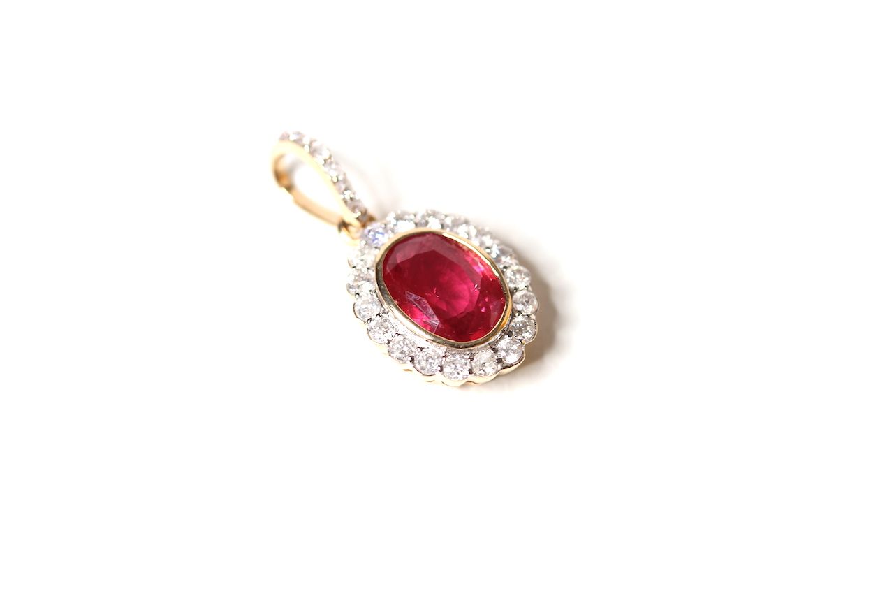 Natural Ruby & Diamond Pendant, set with 1 oval cut natural ruby 0.82ct, 24 round brilliant cut - Image 2 of 4