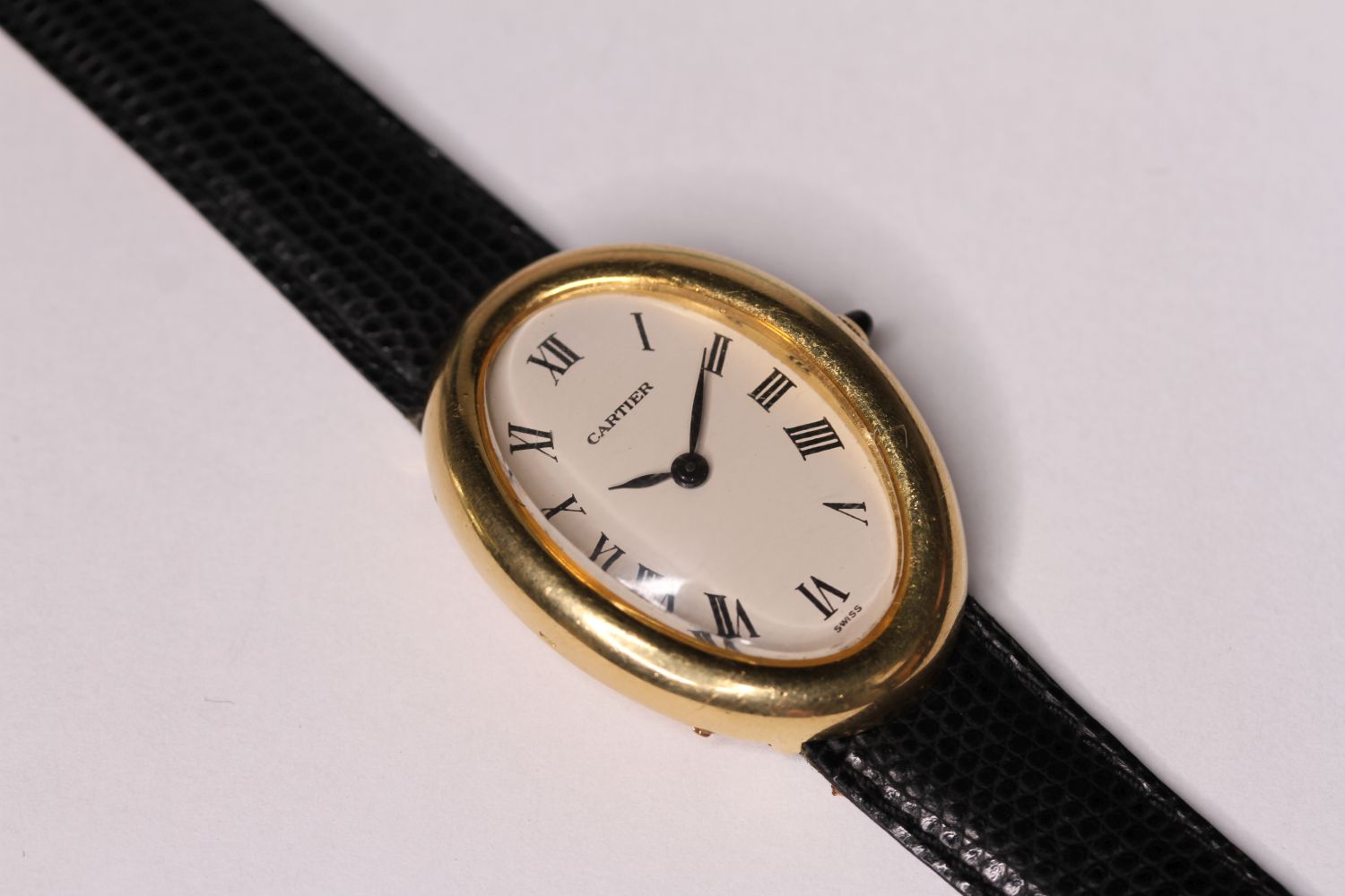 LADIES VINTAGE CARTIER BAIGNOIRE 18CT YELLOW GOLD WRISTWATCH REF 4048, oval cream dial with roman