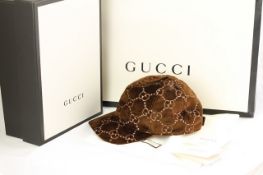 GUCCI BASEBALL CAP WITH A BOX & BAG