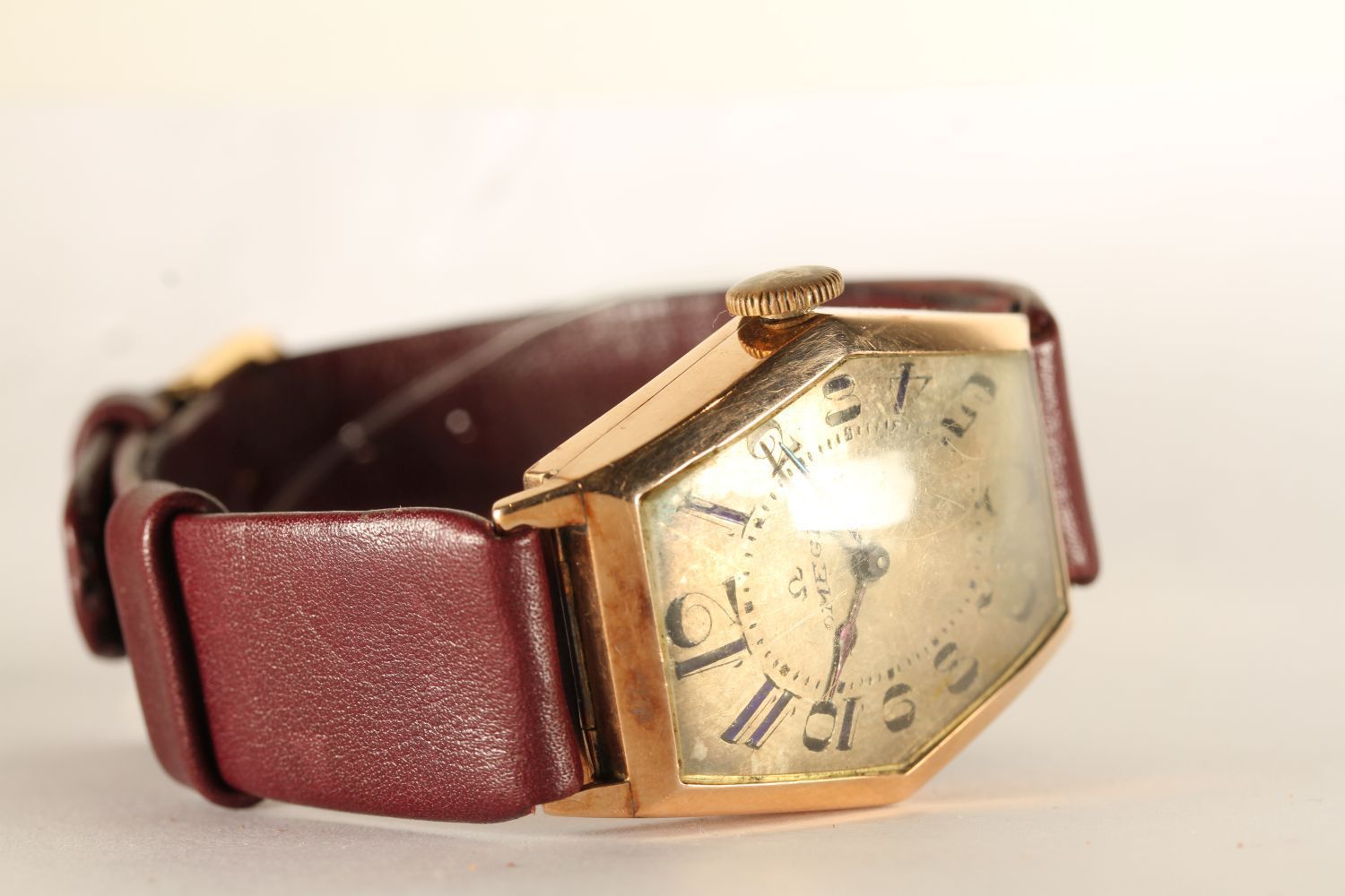 GENTLEMENS OMEGA OVERSIZE WRISTWATCH CIRCA 1920/30s, hexagonal aged dial with arabic numbers and - Image 2 of 4
