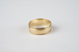 9CT GOLD BAND RING, gross weight is 2.59g.
