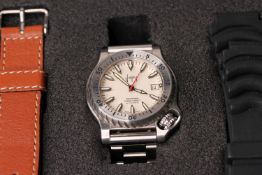 RARE NOS JAPPY MODELE 08 INTERCHANGEABLE AUTOMATIC AND QUARTZ ALARM WATCH WITH FLIGHT CASE, SPARE