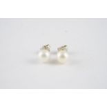 18CT GOLD PEARL SET STUD EARRINGS, 18ct gold pearl stud earrings.*** Please view images carefully as