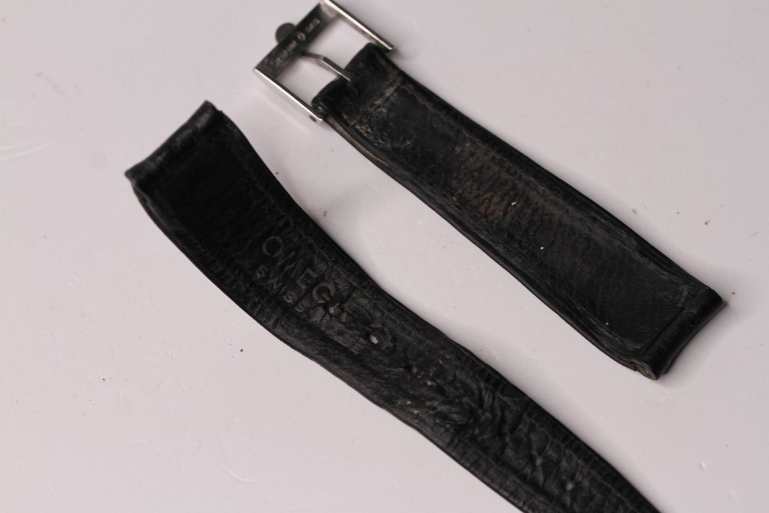 OMEGA LEATHER STRAP WITH OMEGA BUCKLKE, 17mm black Omega leather strap with stainless steel Omega - Image 3 of 3