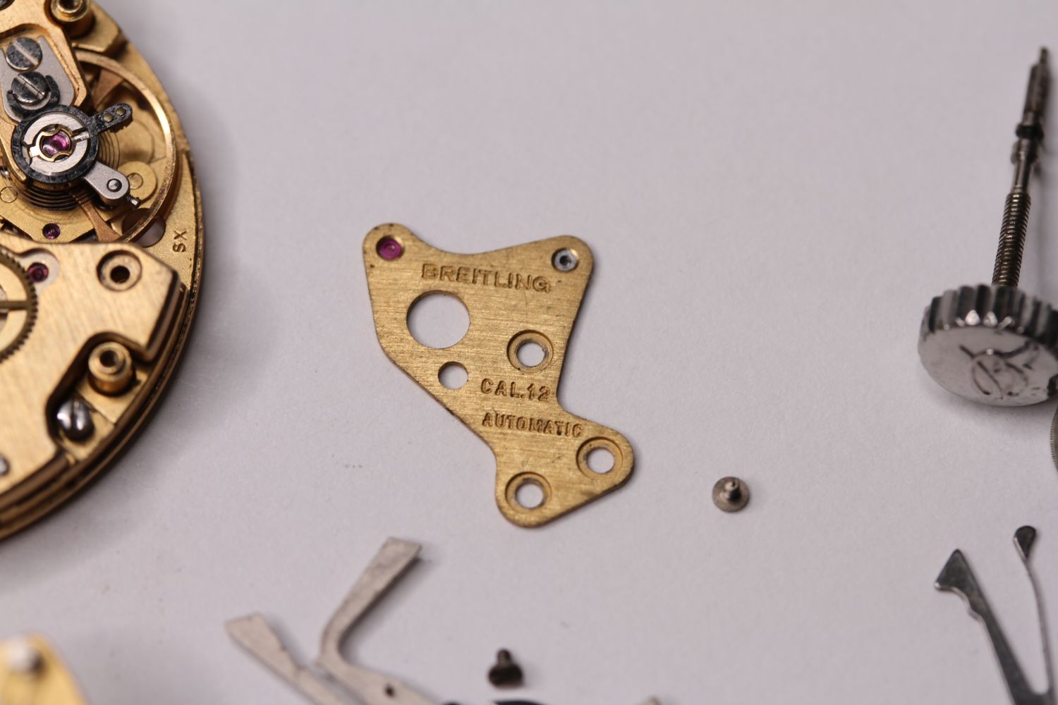 BREITLING CALIBRE 12 MOVEMENT INCLUDING CROWN, STEM, DATE WHEEL, 17 JEWEL - Image 2 of 5
