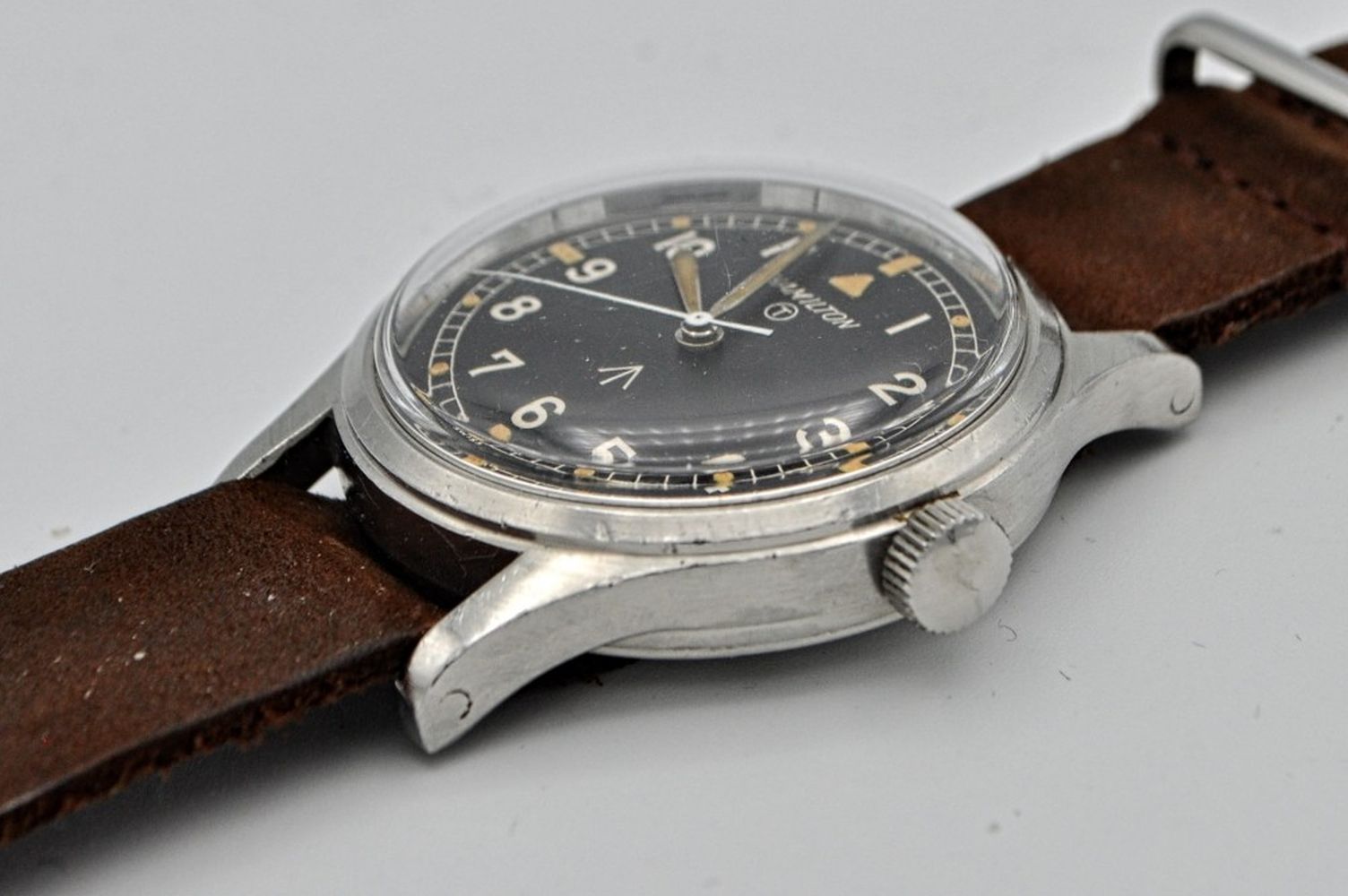 RARE HAMILTON MK11 BRITISH MILITARY ISSUE WRISTWATCH MODEL 6B 1960S. REFERENCE 6B-9101000, CAL. - Image 3 of 10