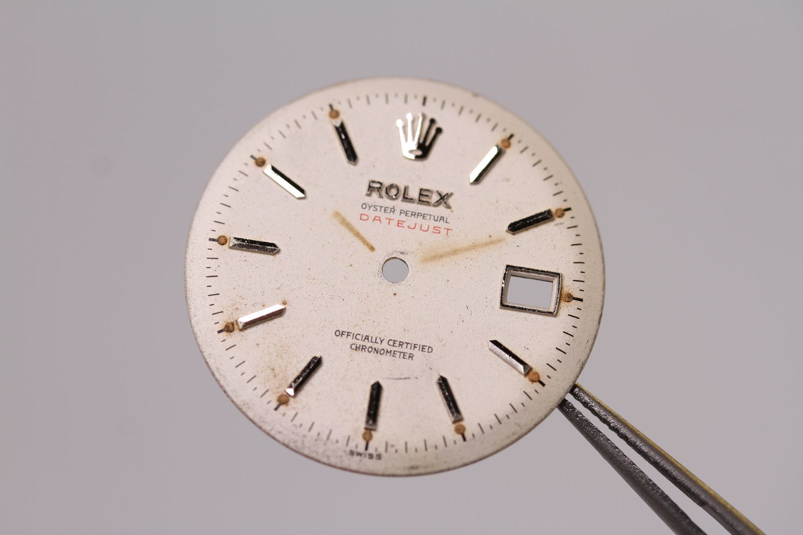 GENTLEMENS ROLEX DATEJUST BUBBLEBACK DIAL REF 6305 CIRCA 1950s, original unmolested condition, - Image 3 of 4