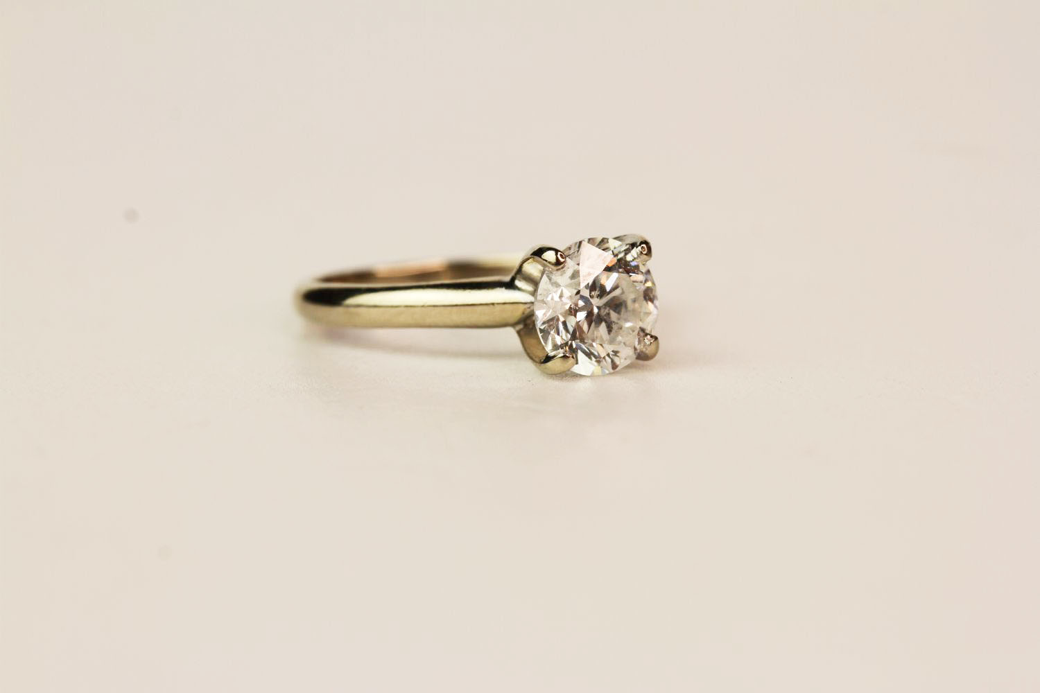 Solitaire Diamond Ring, set with 1 round brilliant cut diamond, 4 claw set, 14ct white gold band, - Image 2 of 4