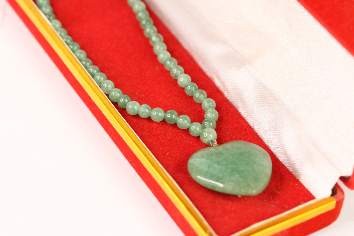 HEART SHAPE JADE BEADED NECKLACE WITH BOX, Jade necklace, inner diameter approximately 44cm, comes