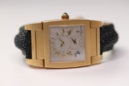 GENTLEMAN'S 18CT DE GRISOGONO INSTRUMENTO DUAL TIME, rectangular silver and white dial with gold