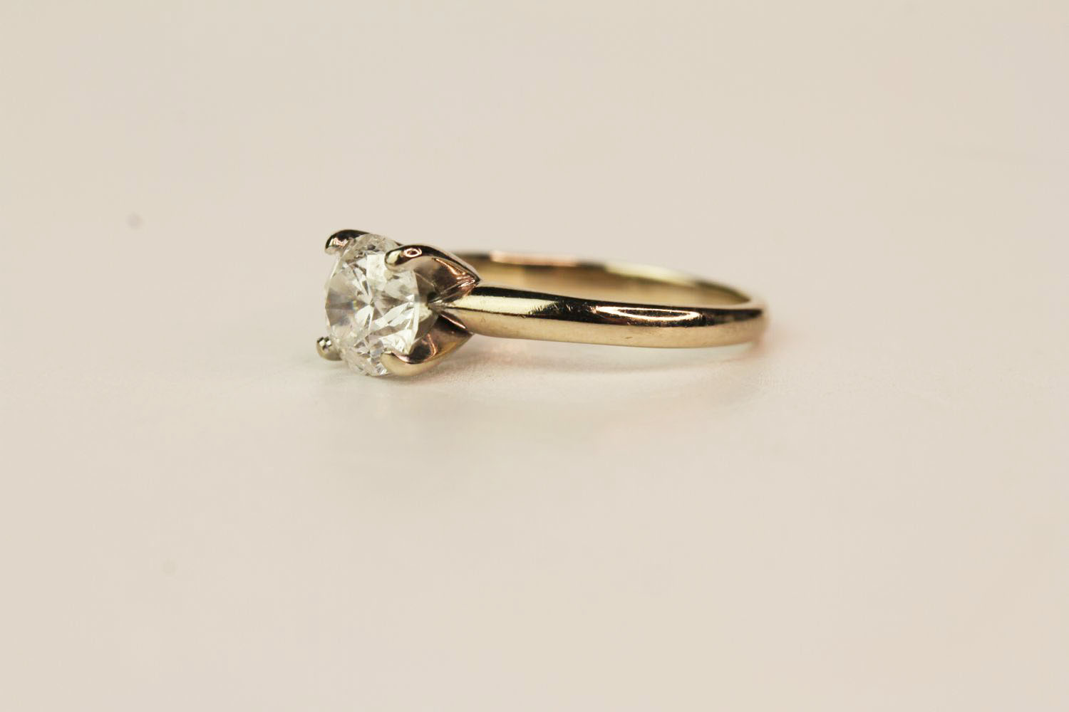 Solitaire Diamond Ring, set with 1 round brilliant cut diamond, 4 claw set, 14ct white gold band, - Image 4 of 4