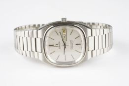 GENTLEMENS OMEGA SEAMASTER AUTOMATIC DAY DATE WRISTWATCH, rounded silver dial with stick hour