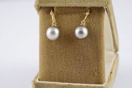18CT GOLD PEARL DROP EARRINGS W/ MAPPINS BOX, pearl drop earrings with 18ct gold sets.*** Please