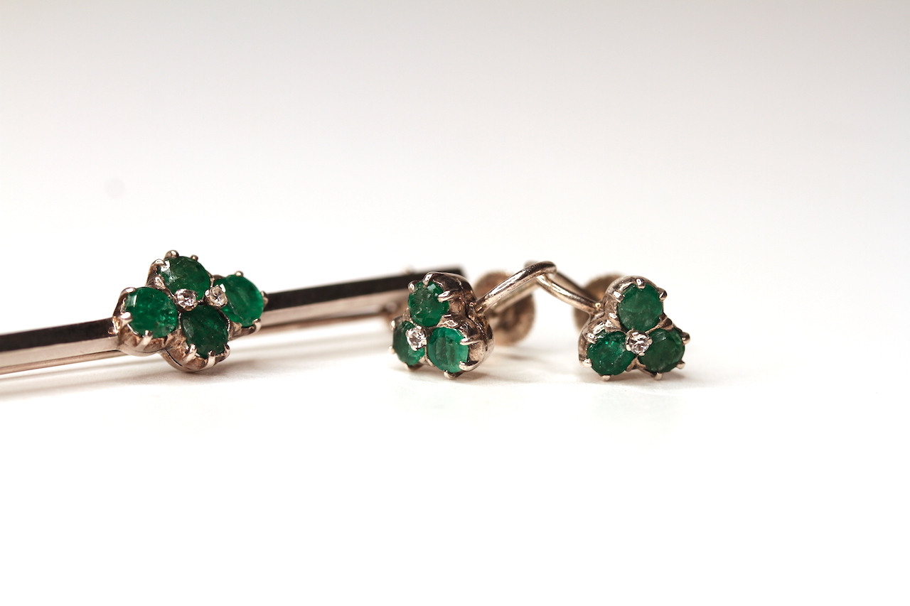 Pair of emerald and diamond earrings with matching brooch, total of 2 diamonds set to the centre - Image 2 of 2