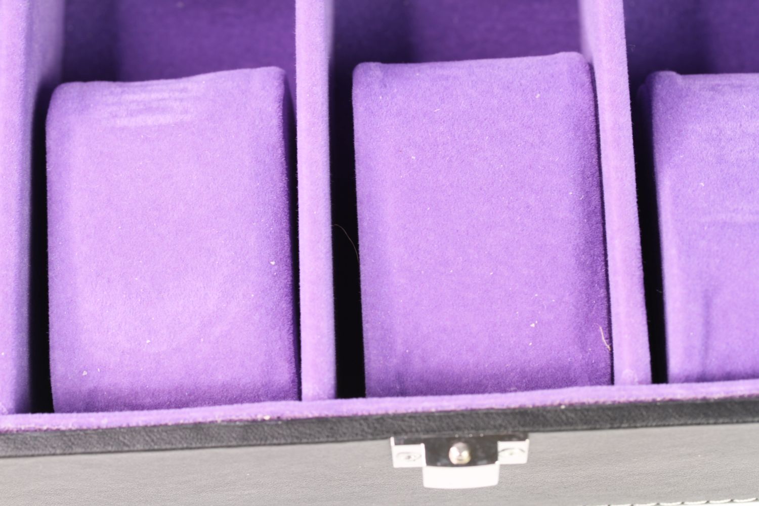 ASTON OF LONDON BLACK 5 PIECE WATCH BOX, 5 piece watch box, comes with 5 cushions, purple - Image 3 of 3