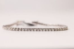 Claw Set Diamond Line Bracelet, set with 61 diamonds totalling approximately 5.10ct, bracelet