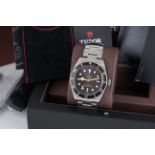 GENTLEMENS TUDOR HERITAGE BLACK BAY WRISTWATCH W/ BOX BOOKLETS & PARTS, circular black dial with dot