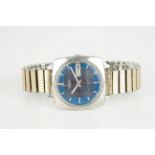 GENTLEMENS SEIKO AUTOMATIC DAY DATE WRISTWATCH, circular two tone dial with stick hour markers and