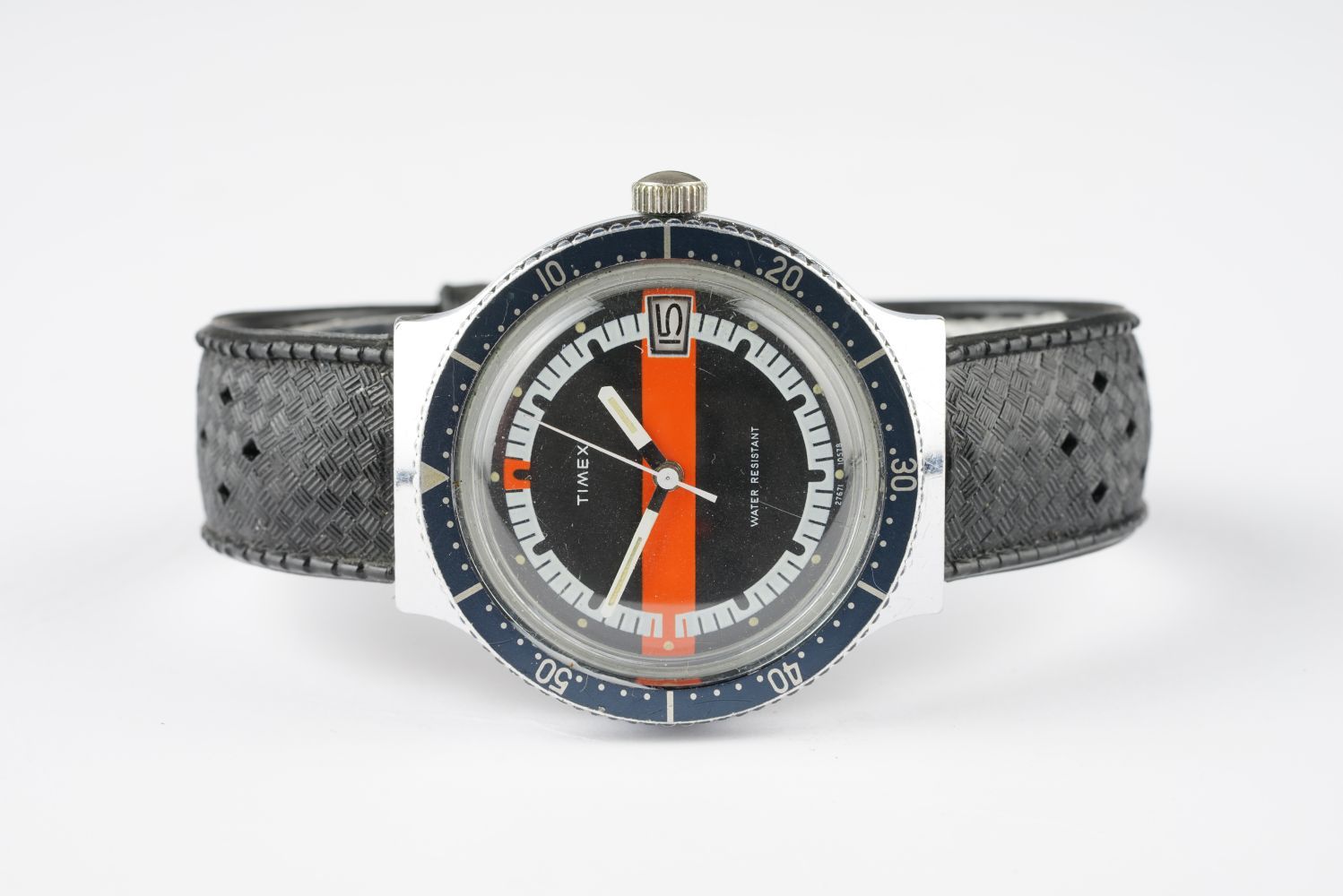 GENTLEMENS TIMEX DIVER DATE WRISTWATCH, circular black dial with orange accents, dot hour markers