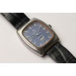 GENTLEMENS VINTAGE UNIVERSAL POLEROUTER III AUTOMATIC REFERENCE 872111, cushion shaped blue